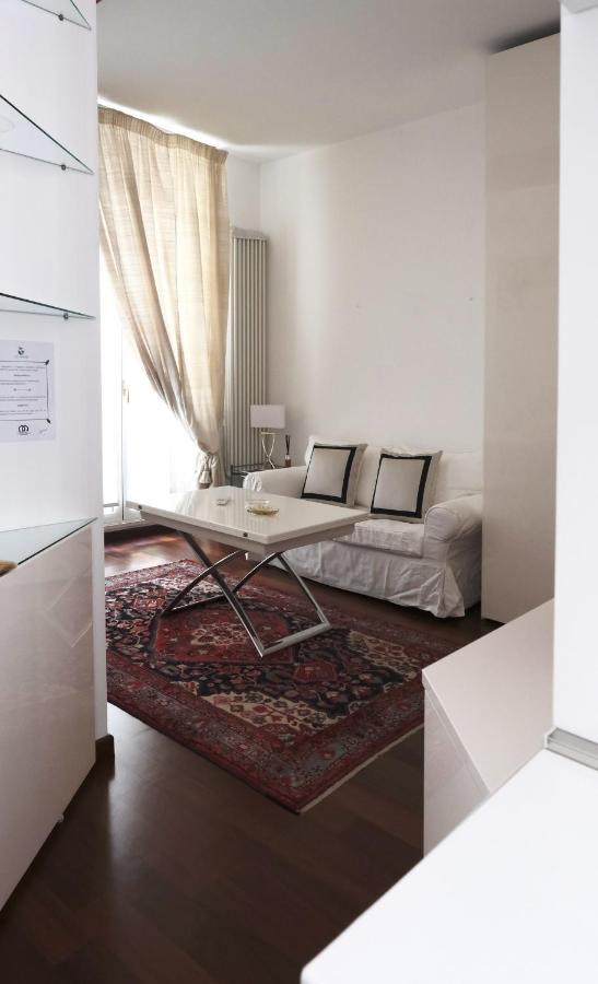 Comecasa Flowery Terraced Apartment Milan Bagian luar foto
