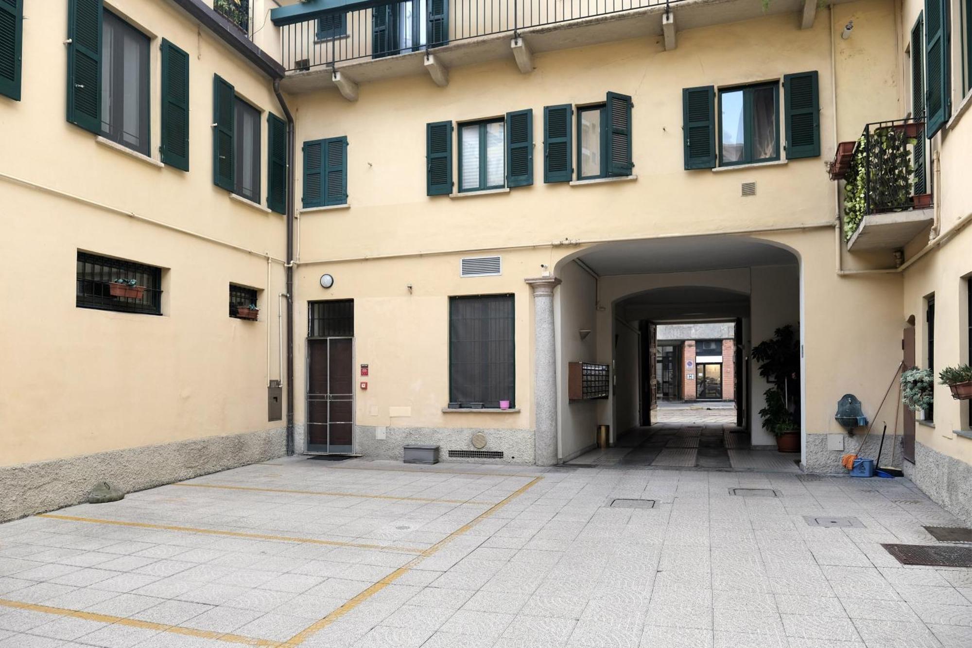 Comecasa Flowery Terraced Apartment Milan Bagian luar foto